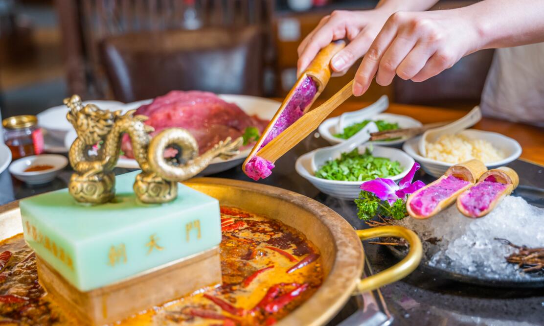土到極致就是潮？餐廳越“土”，生意越好？