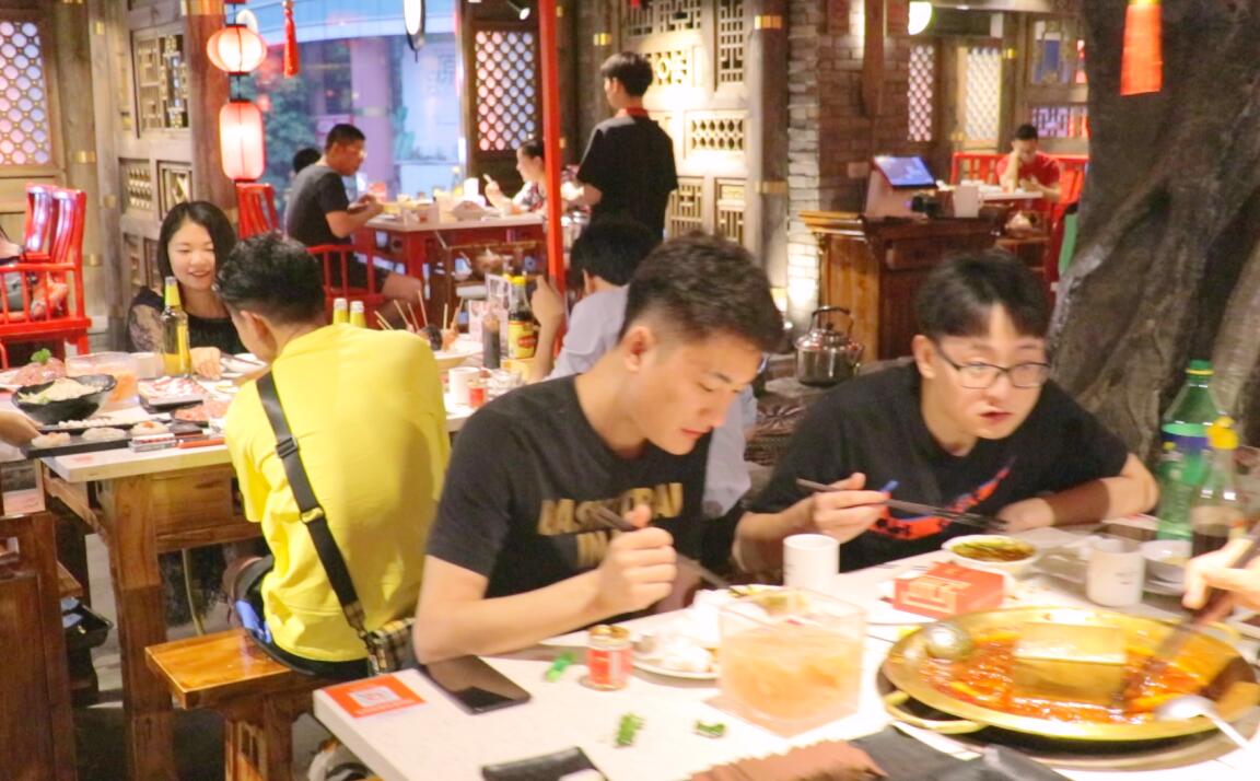 火鍋店桌椅，這么選！居然還提高了營業額？